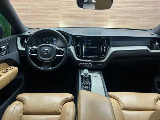 VOLVO XC60 2.0 T8 HYBRID INSCRIPTION AWD GEARTRONIC